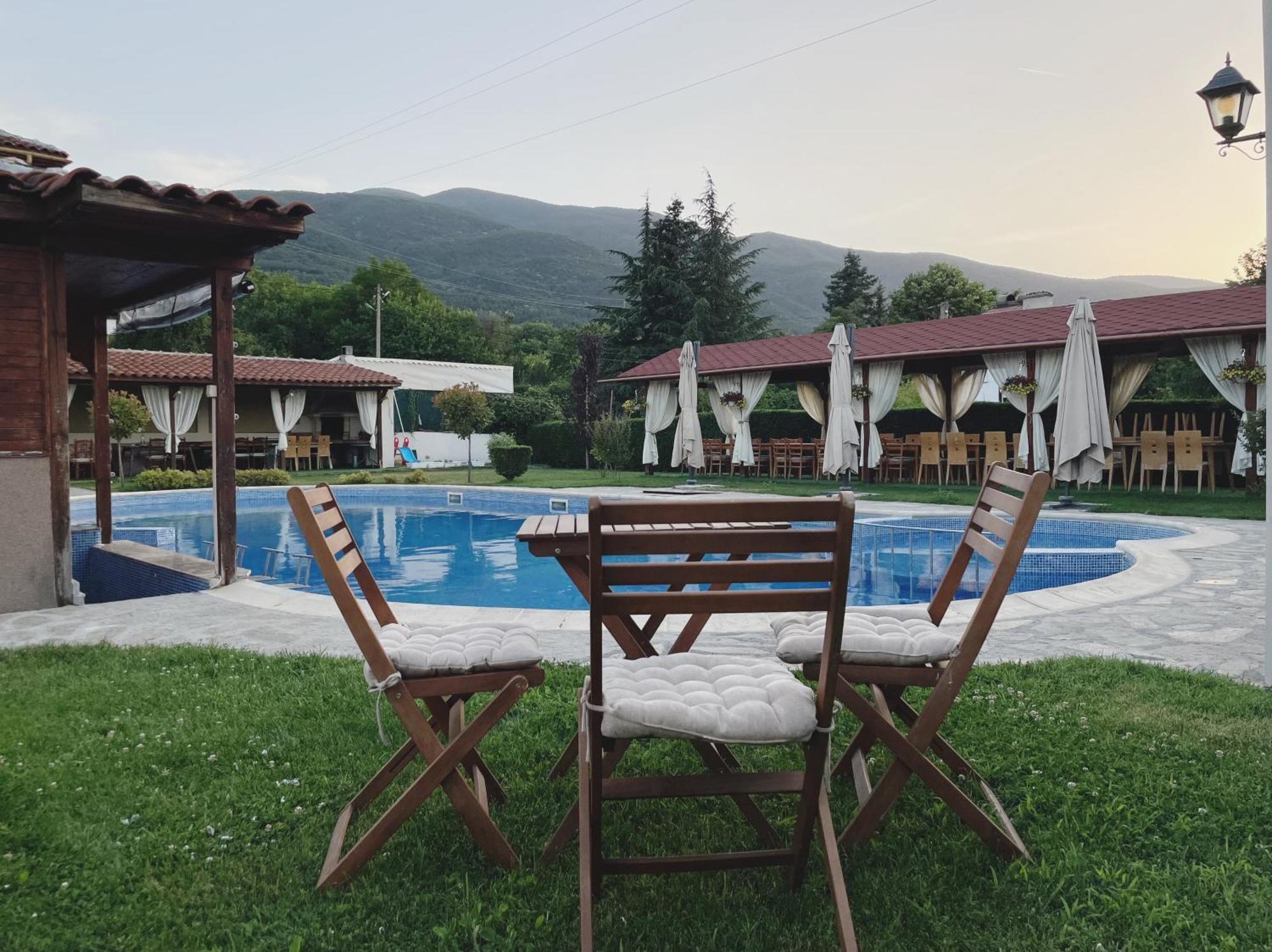 Вила Флора Паталеница Exteriér fotografie