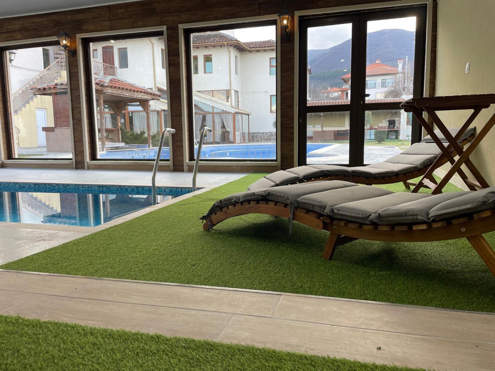 Вила Флора Паталеница Exteriér fotografie