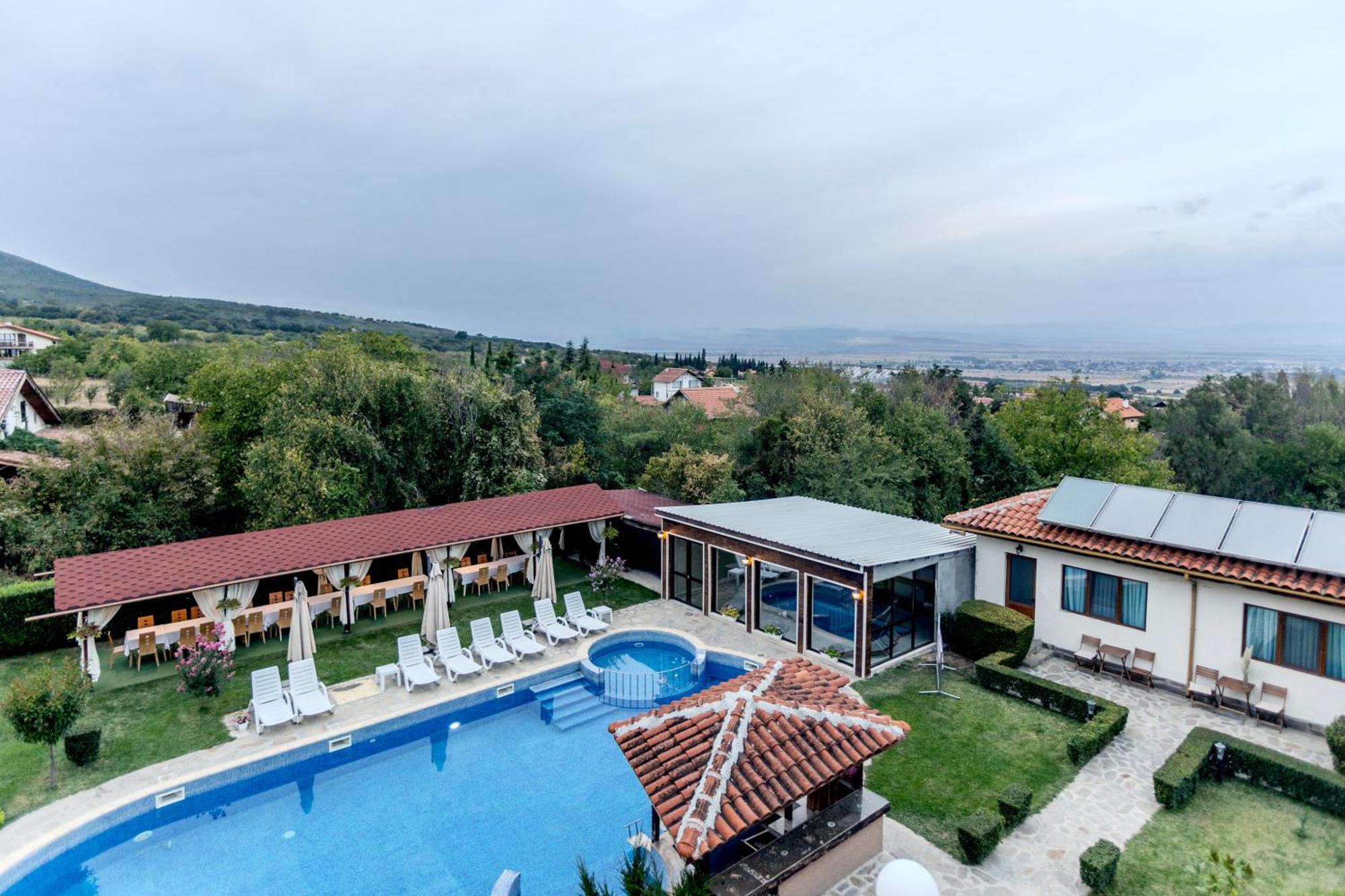 Вила Флора Паталеница Exteriér fotografie