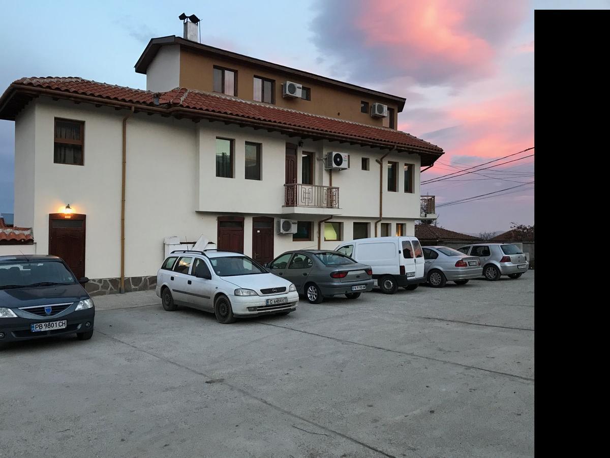 Вила Флора Паталеница Exteriér fotografie
